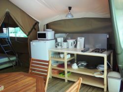 Camping de Saint-Claude : lodge freeflower cuicine